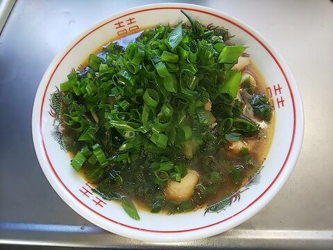 ネギたっぷり鶏肉入り自家製醤油ラーメン